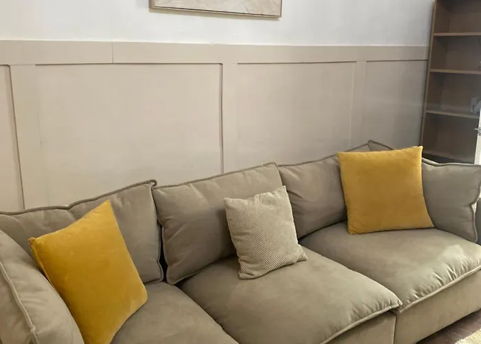 Traditional Central Home-Games Room-Free Parking